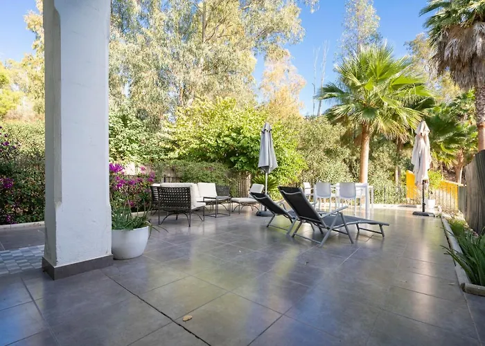 Luxury Near Puerto Banus * 马尔韦利亚