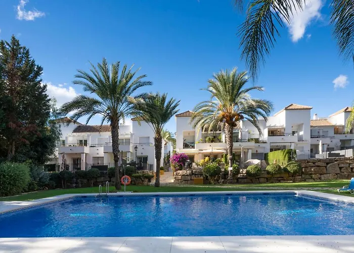 Luxury Near Puerto Banus * 马尔韦利亚