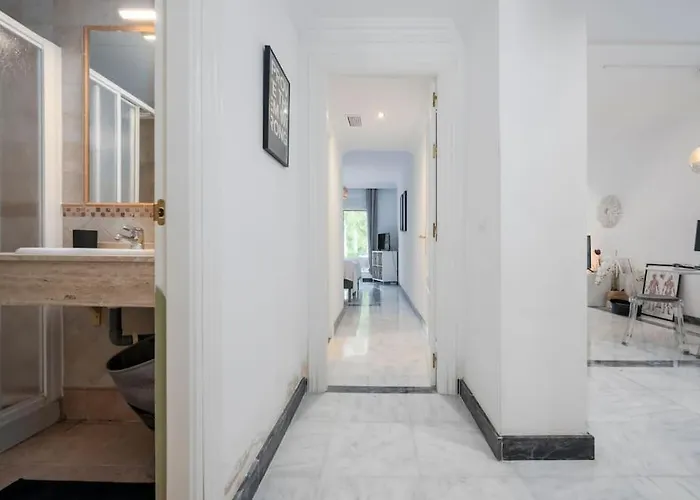 Luxury Near Puerto Banus * 马尔韦利亚