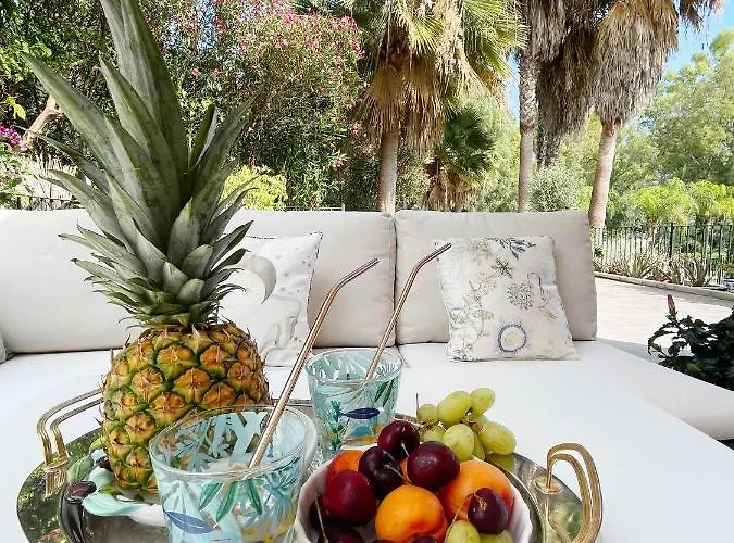 Luxury Near Puerto Banus 马尔韦利亚